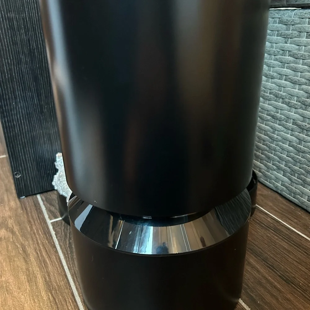 Cat feeder-automatic